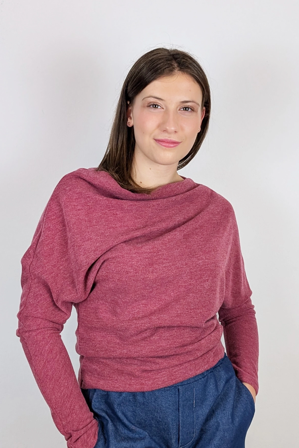 Asimetrična majica onesize ciklama - slika 3